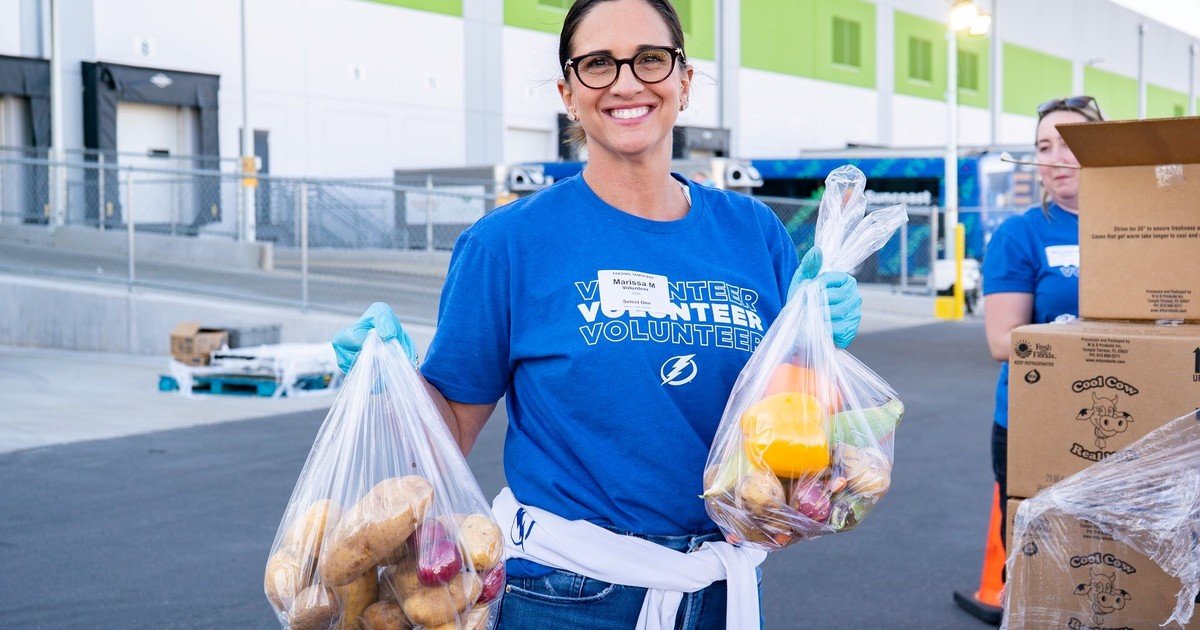 Buenas noticias para Florida: organizaciones comunitarias entregan comida gratis durante la última semana de 2025