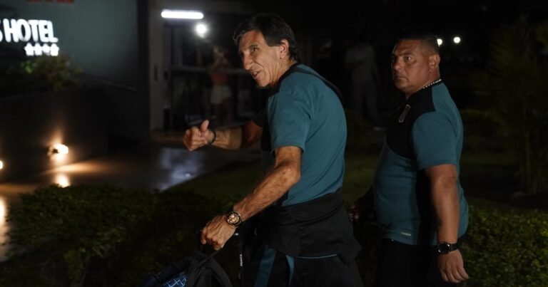 El Racing de Costas llegó a Santiago del Estero y desató la locura de los fanáticos de la Academia