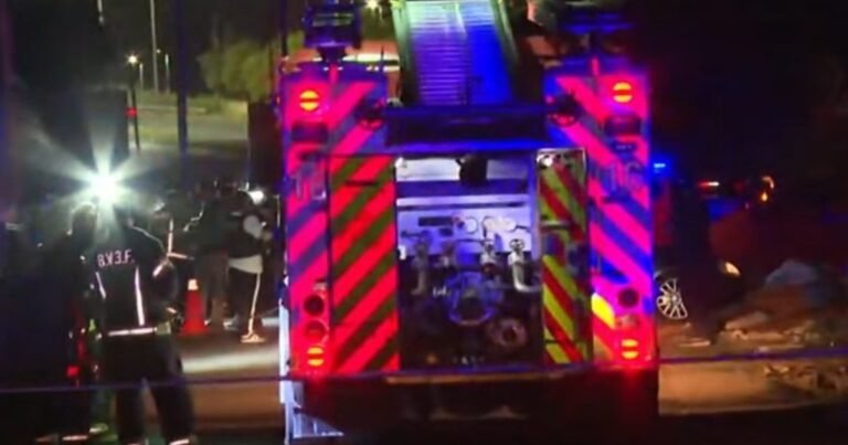 Atropellaron a cuatro bomberos que apagaban un incendio y uno de ellos murió