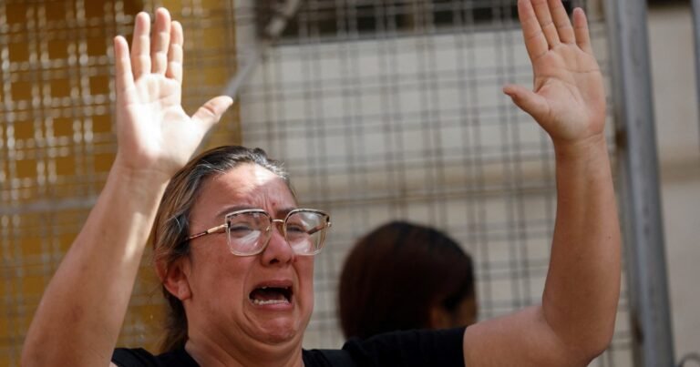 "Nos trataron bien, no nos torturaron": la liberación de presos políticos sigue a cuentagotas en  Venezuela entre la expectativa de los familiares