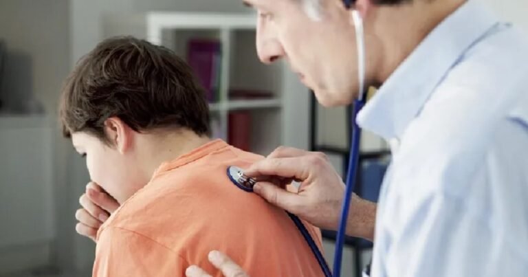 Crecen las muertes por esta enfermedad prevenible y alertan por decenas de miles de casos