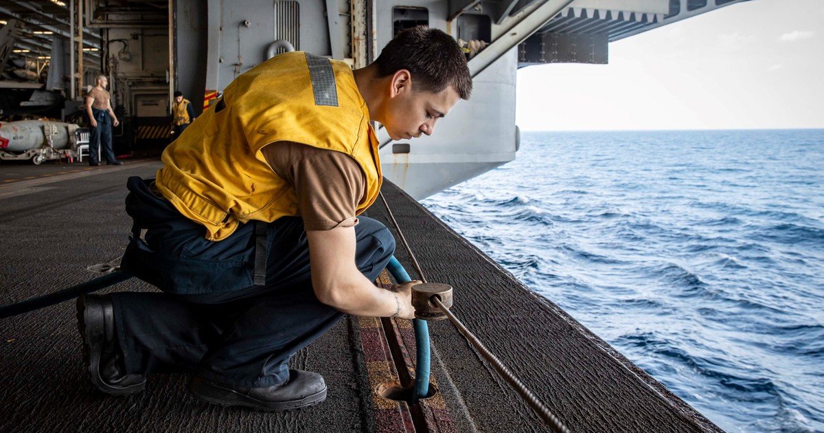 El portaaviones USS Abraham Lincoln de EE.UU. ya está a Oriente Medio e Irán advierte que es un “objetivo”