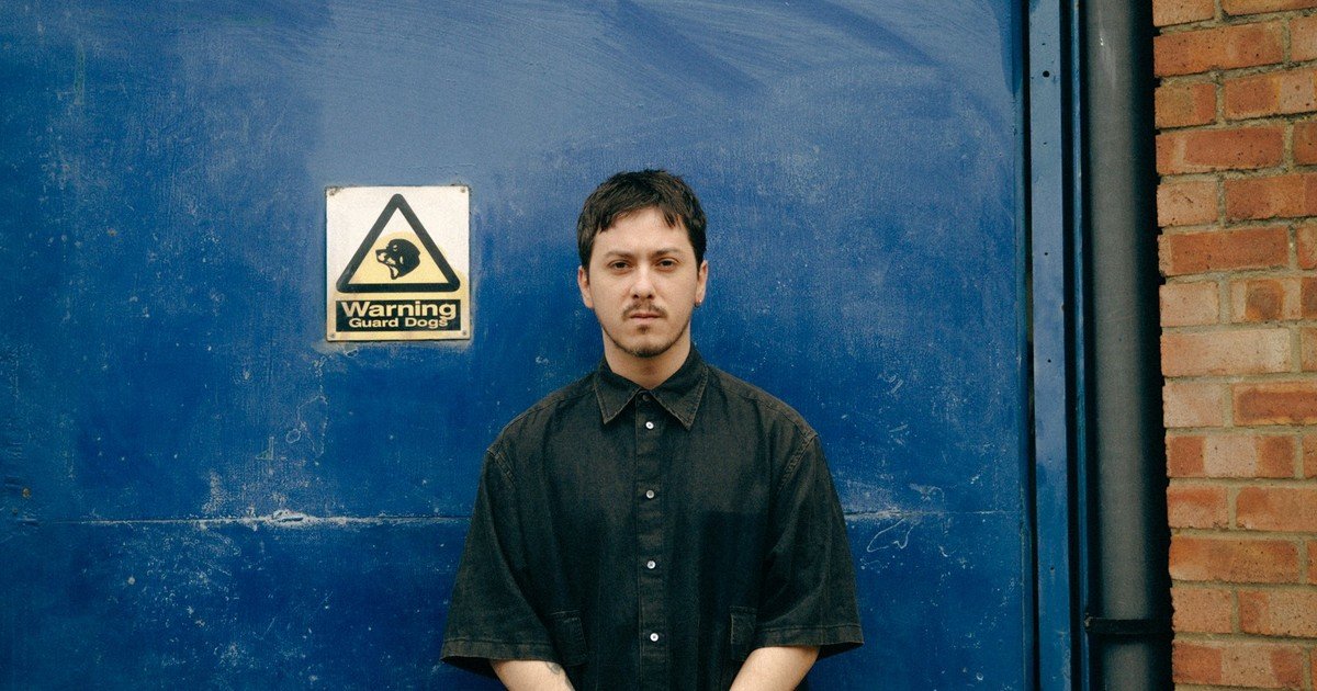 Pat Alvarez, el músico argentino que hizo la canción que cierra la nueva temporada de "Emily in Paris"