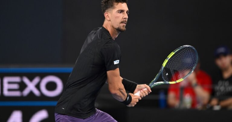 El australiano Kokkinakis se sometió a la cirugía más extrema para salvar su carrera: “Tengo el tendón de Aquiles de un muerto en el brazo”