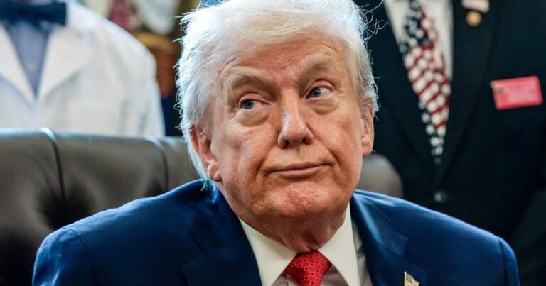 Buenas noticias para estos migrantes en EE.UU.: una jueza frenó a Trump de suspender los “paroles” a miles de extranjeros