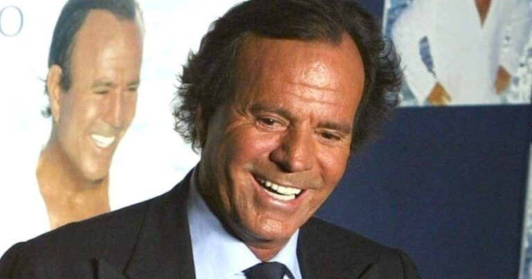 Dos exempleadas de Julio Iglesias lo acusaron de agresiones sexuales y acoso en sus mansiones del Caribe