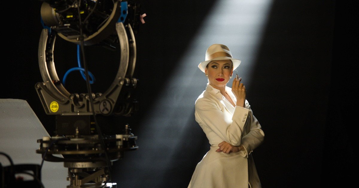 Por qué ni Jennifer Lopez ni Diego Luna logran que El beso de la Mujer Araña enamore