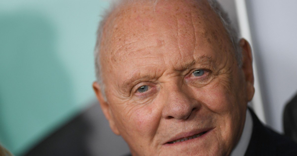 Cita del día de Anthony Hopkins: “Mi filosofía es: no es asunto mío que la gente...”