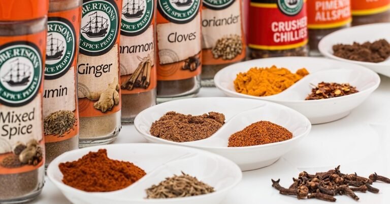 Adiós a las especias desordenadas en la cocina: qué nuevo método es el más organizado
