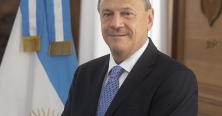 Otra renuncia en el Gobierno: se va Pablo Santos del Renaper y asume Diego Pérez Lorgueilleux