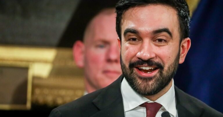 Buenas noticias para Nueva York: Zohran Mamdani prohíbe las tarifas ocultas en hoteles y los bloqueos sorpresa en tarjetas