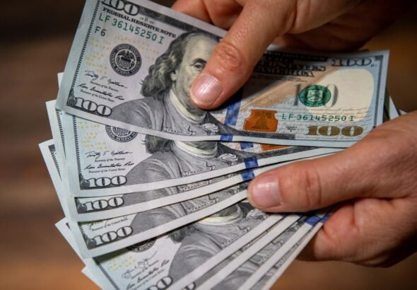 Uno de cada cuatro depósitos en dólares van a plazo fijo y el Gobierno quiere que esa tendencia se profundice