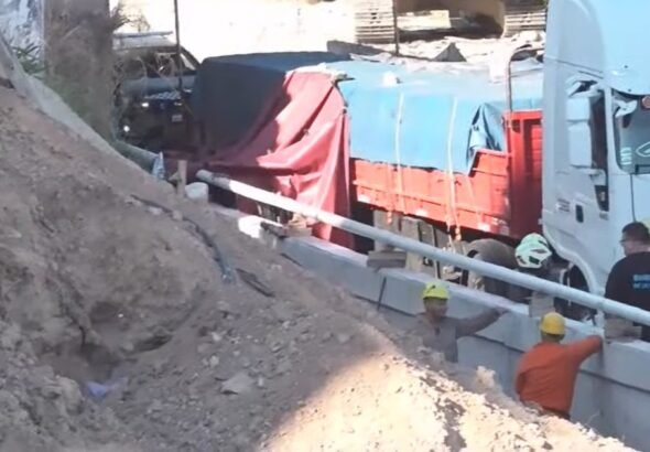 Tragedia en la Autopista Dellepiane: murió un hombre por un choque entre motos y hay caos de tránsito