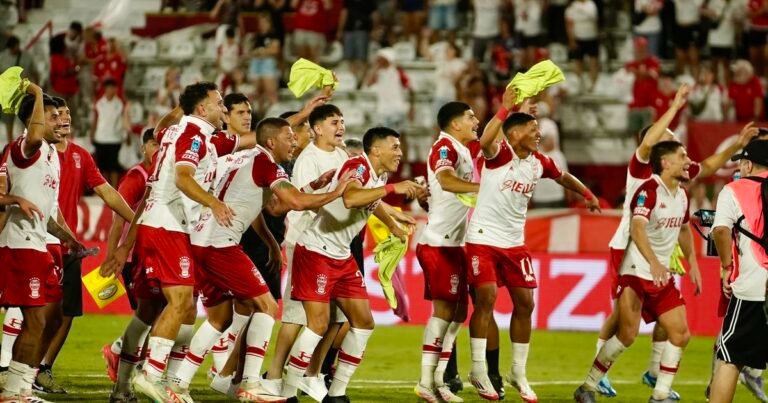 Huracán armó una fiesta en el Ducó: Caicedo aprovechó la única clara del partido para celebrar en el clásico ante San Lorenzo