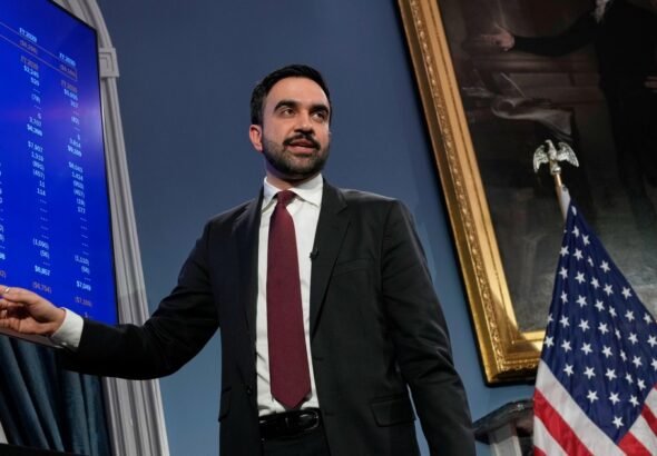 ¿Nueva York en quiebra?: Zohran Mamdani amenaza con un aumento del 9,5% en el impuesto a la propiedad si Kathy Hochul no cubre el déficit