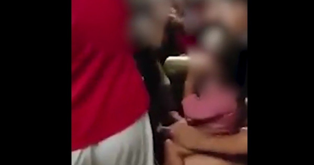 Denuncian y piden identificar a la mujer que quedó filmada dándole cerveza a una niña a bordo de un tren