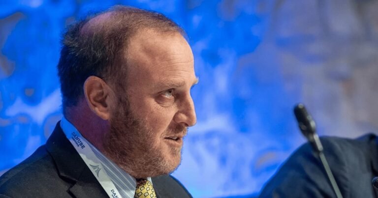 Jeremy Carl, candidato de Trump para un alto cargo diplomático, enfrenta escrutinio por presuntas posturas “supremacistas”