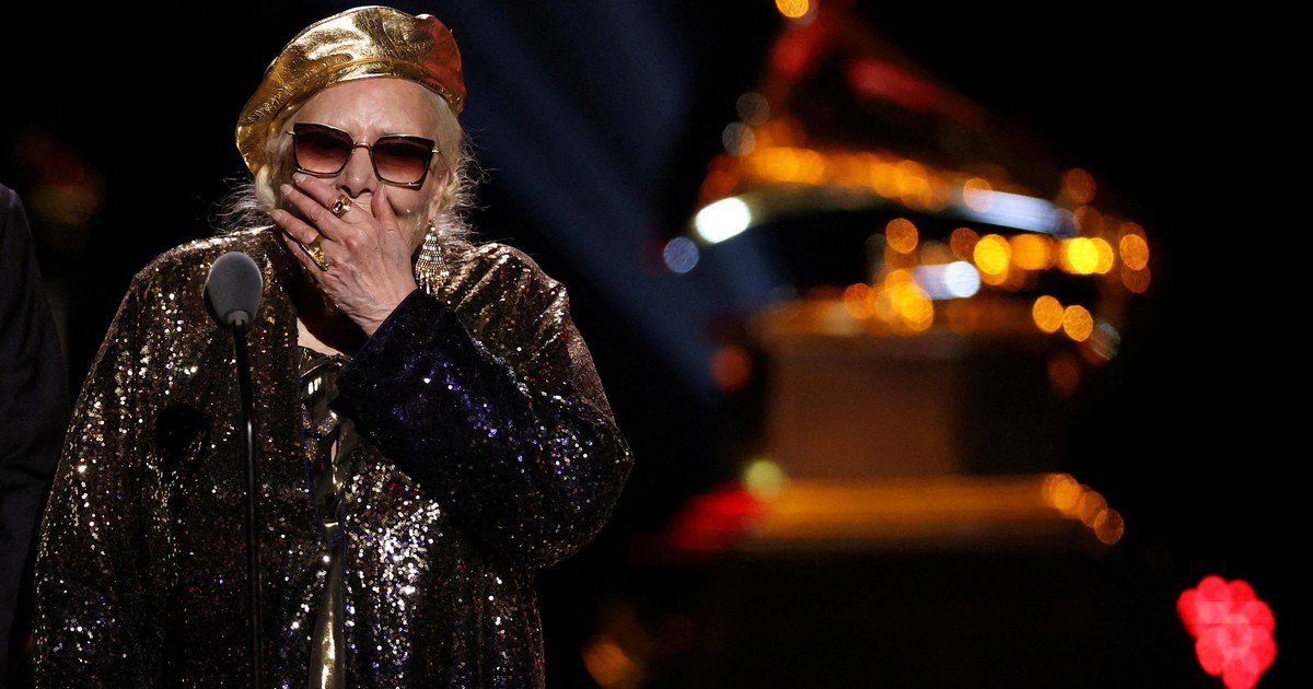 Grammy 2026, Joni Mitchell y su confusión al subir al escenario: "¿Quién ganó? ¿Fui yo?"