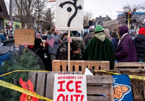 Miedo en Estados Unidos: los inmigrantes de Minneápolis recurren a clases virtuales para evitar ser deportados