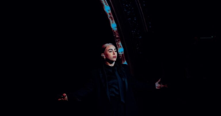 Cómo fue el show sinfónico de Nicki Nicole en el Teatro Colón: un cuento de hadas que fusionó la música úrbana con una cámara de orquesta