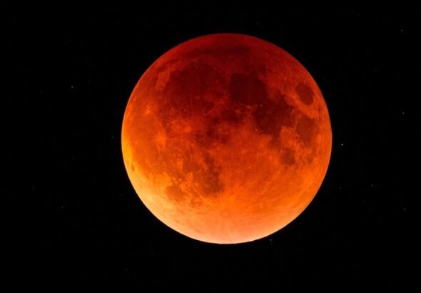 Eclipse lunar del 3 de marzo 2026: a qué hora es y en qué lugares se verá la "Luna de Sangre"