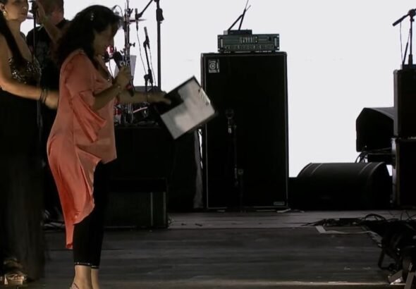 Pidió disculpas la locutora que leyó un cartel con un insulto contra Milei en la Fiesta Nacional del Mate