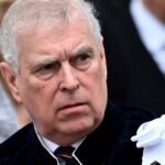 Otro mensaje compromete al expríncipe Andrés: su invitación a Buckingham para Epstein y "una rumana muy linda"