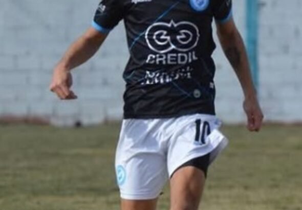 Quién era el futbolista de 20 años que murió tras un choque de frente en la ruta 2