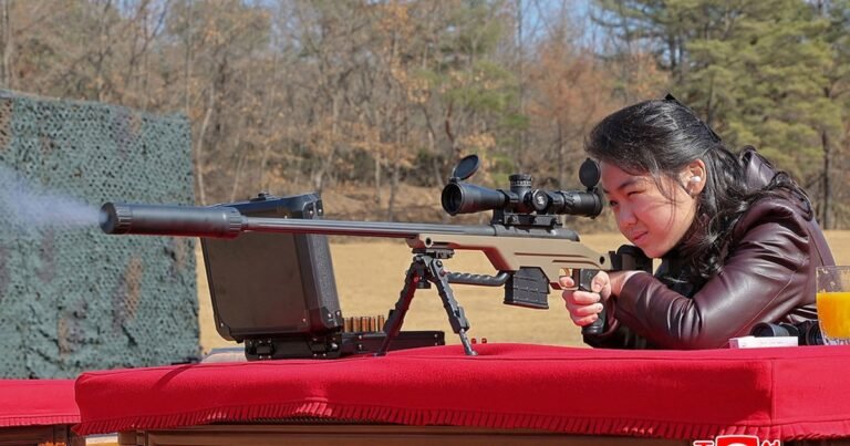 La heredera del “reino nuclear”: Corea del Norte muestra a la hija de Kim Jong-un disparando un rifle y reaviva la sucesión