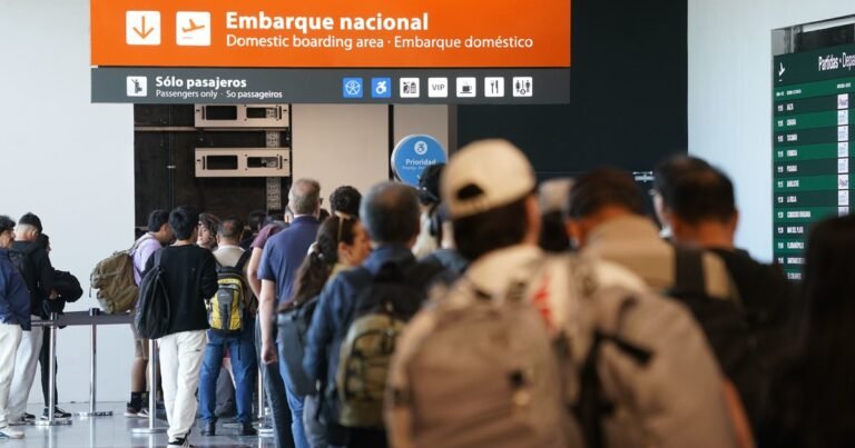 Controladores aéreos levantaron todas las medidas de fuerza en busca de un acuerdo salarial
