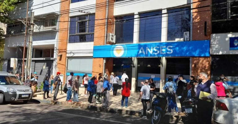 Calendario AUH marzo 2026: quiénes no cobran y cuáles son los motivos más frecuentes