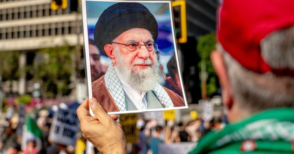 La muerte de Ali Khamenei: el presidente iraní, el jefe del Poder Judicial y un jurista toman el control del país