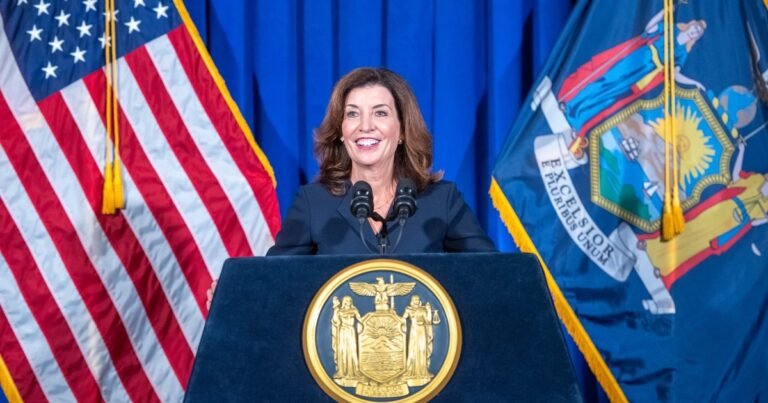 Buenas noticias para Nueva York: Kathy Hochul anuncia el primer centro de investigación de inteligencia artificial de EE.UU. en una universidad pública