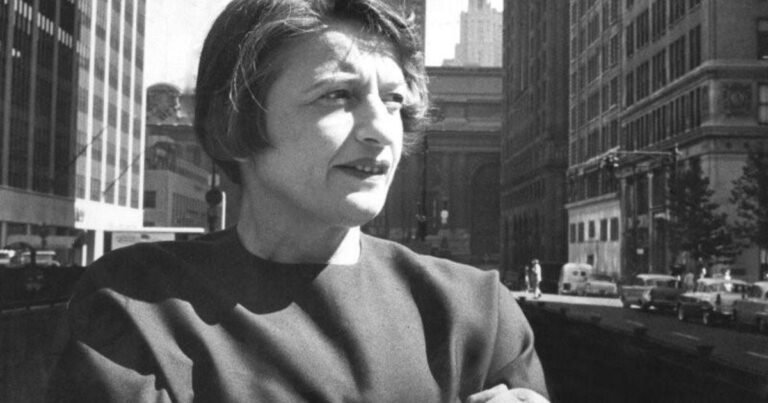 Cita del día, de Ayn Rand: "La pregunta no es quién va a dejarme, sino quién va a detenerme"