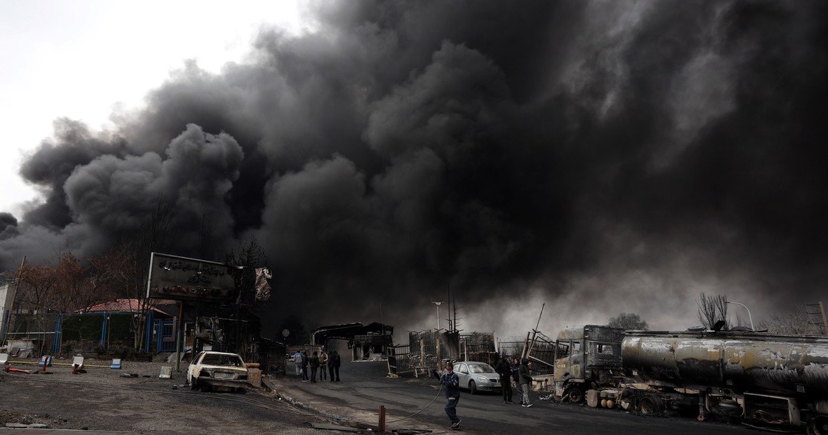 En medio de ataques arrasadores, Irán designó al nuevo líder supremo e Israel anunció que la guerra durará mucho