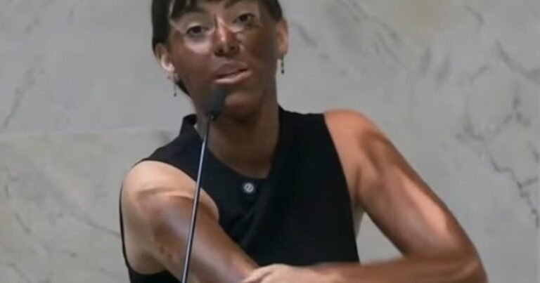 Escándalo en el parlamento de Brasil: una diputada se pintó de negro en una sesión legislativa y pidieron su destitución, la acusan por racismo y transfobia