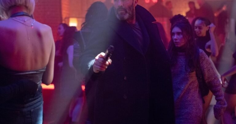 En El guardián Jason Statham los mata bien muertos, pero está más tierno que nunca