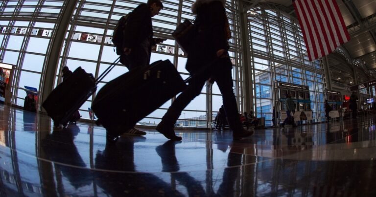 Qué aeropuerto tiene menos demoras en EE.UU.: los minutos de espera promedio de la TSA en Nueva York, Texas y California