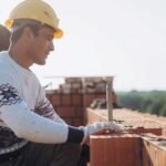 ¿Cuánto gana un albañil en Texas? Salario por hora y demanda laboral en abril de 2026