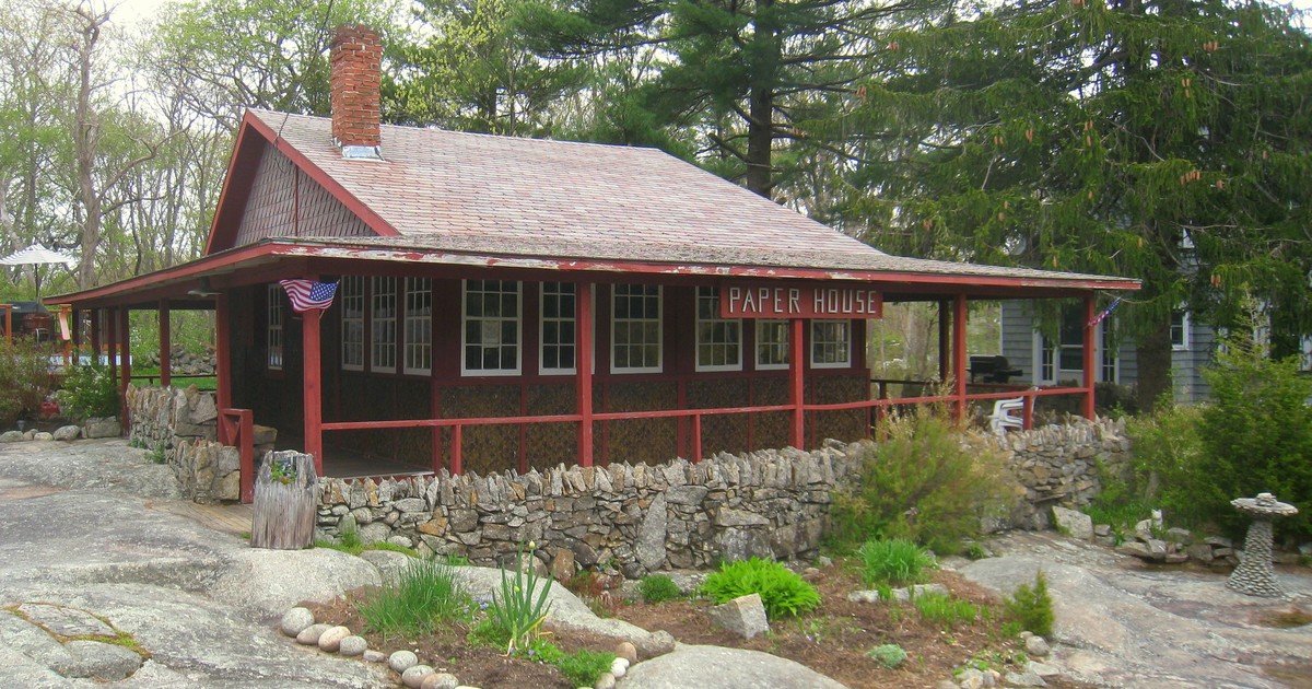 El sector que más desperdicia puede haber encontrado un atajo sorprendente: transformar el plástico en casas, reenvasar los escombros en fachadas urbanas y, "cultivar" ladrillos con forma de hongo