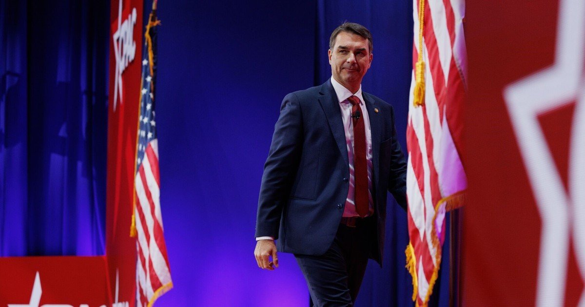 El hijo de Jair Bolsonaro se comparó con Donald Trump y aseguró que se ve como presidente de Brasil