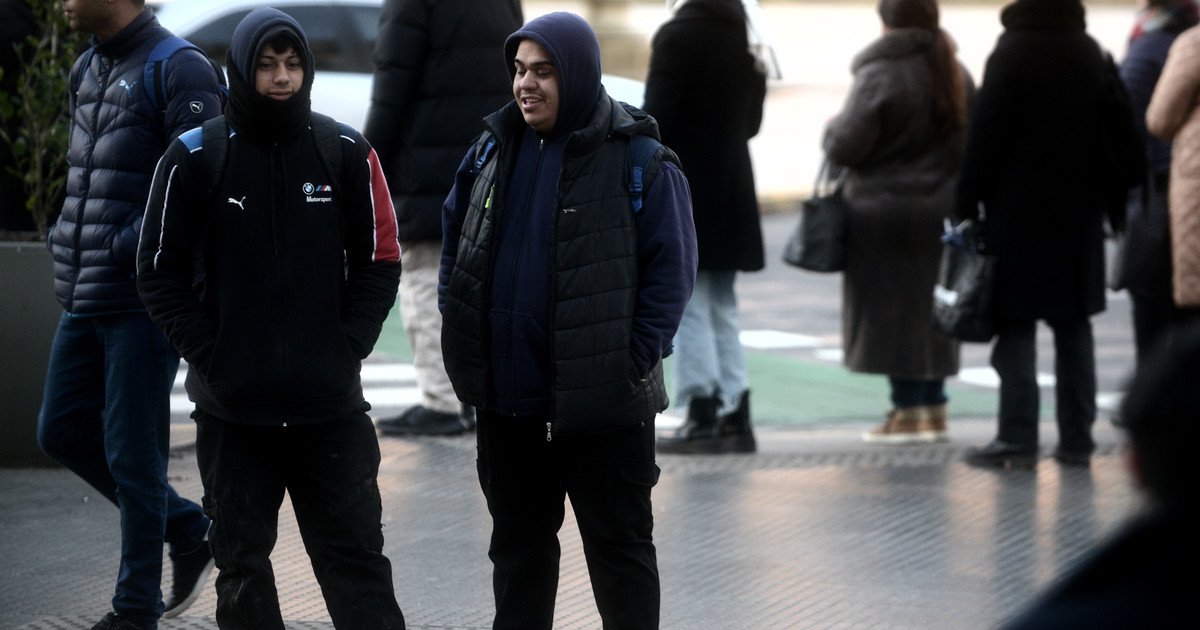 Se terminó el clima de "veranito" con humedad en el AMBA: bajó fuerte la temperatura y se viene el primer frío del año con mínimas de 7°C