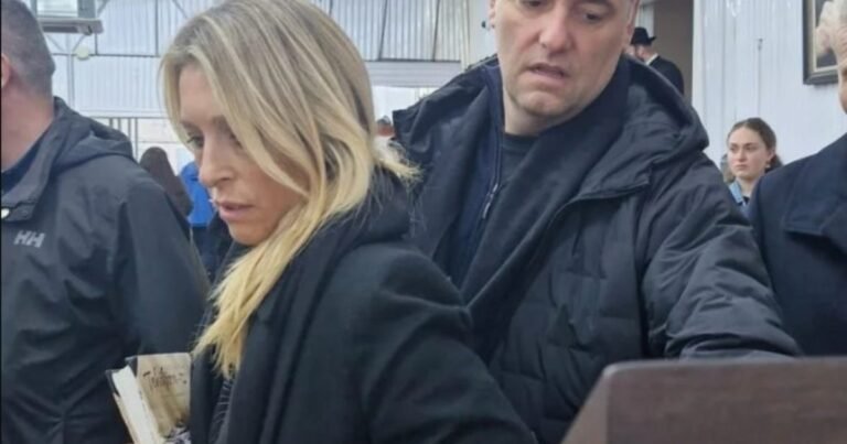 Según la nueva información de la fiscalía, Adorni y su esposa pagaron 10.000 dólares en primera clase para volar desde Nueva York