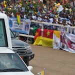 "El mundo está siendo destruido por unos pocos tiranos": fuerte discurso del Papa León XIV en Camerún