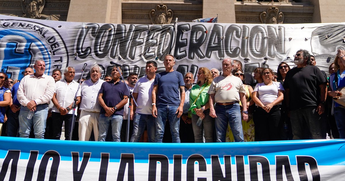 Marcha de la CGT por el Día del Trabajador, EN VIVO: a qué hora empieza la movilización a la Plaza de Mayo, los cortes y últimas noticias este 30 de abril