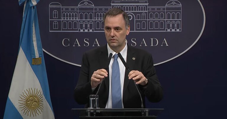 Funcionarios y políticos: vidas privadas, delitos públicos