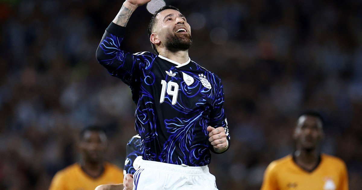 Messi y la generosidad del capitán: le "regaló" el penal a Otamendi para que tuviera una despedida redonda de la Argentina