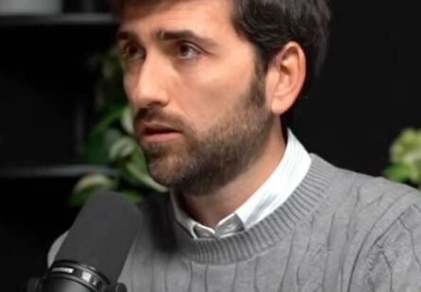 Borja Quiroga, nefrólogo: "Lo que no se debe hacer nunca para eliminar una piedra es aumentar la ingesta de agua"