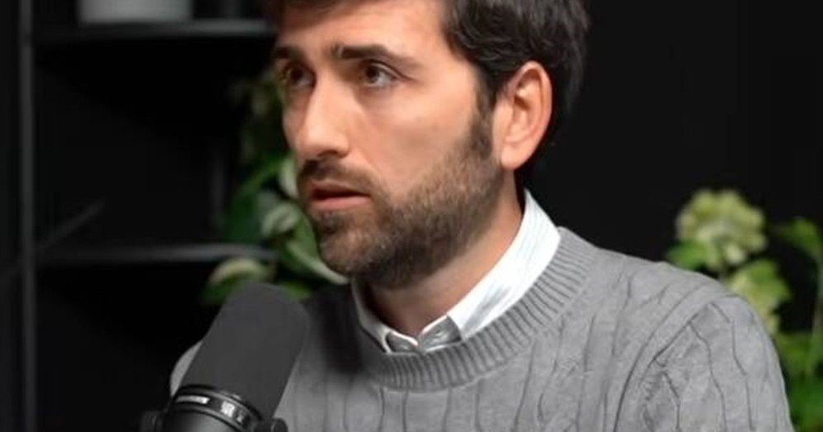 Borja Quiroga, nefrólogo: "Lo que no se debe hacer nunca para eliminar una piedra es aumentar la ingesta de agua"