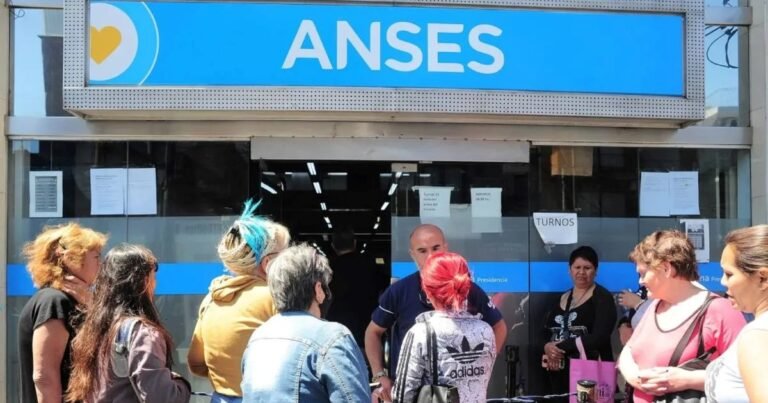 Jubilaciones: por el congelamiento del bono, el poder de compra de los haberes cayó 12,7% en los últimos dos años